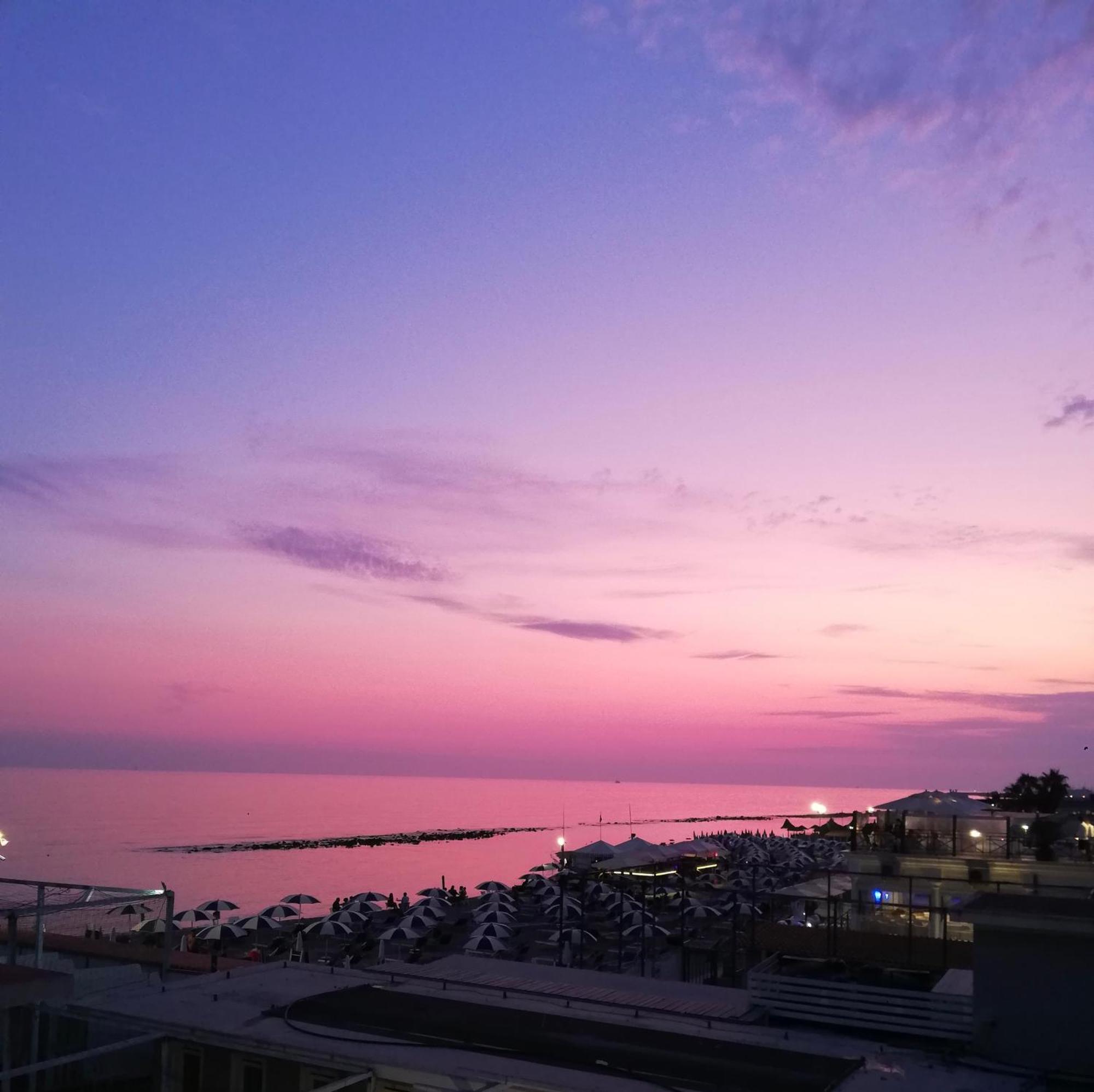Lotus - Appartamento Sul Mare A Ostia Con Giardino Relax المظهر الخارجي الصورة